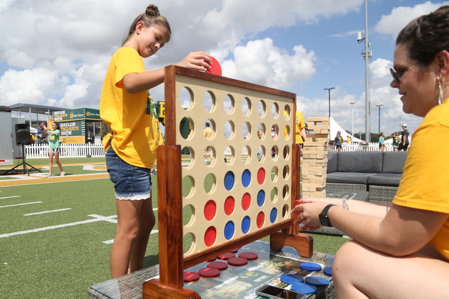 Connect 4 On Touchdown Alley