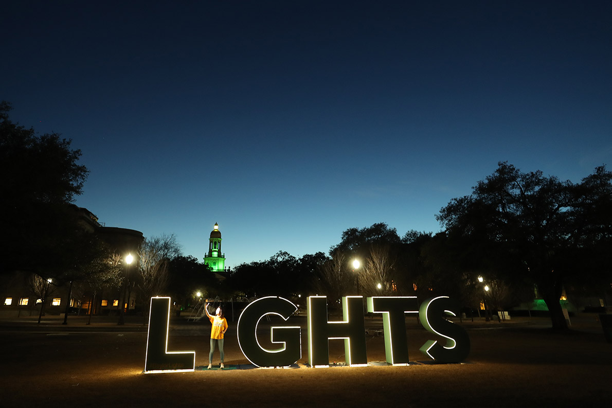 photo_spots_dot_campus_and_invite_the_university_community_and_guests_to_be_a_part_of_baylorlights