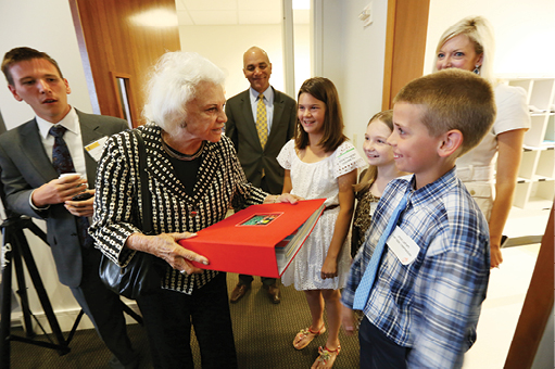 Sandra Day O'Connor with kids