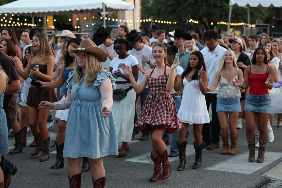 HOWDY at the Hurd