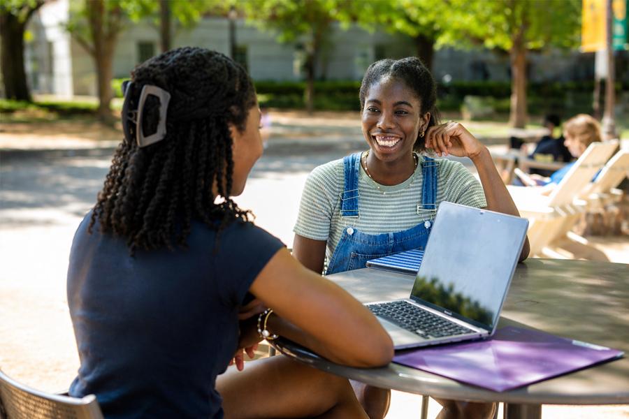 Oyinda Idowu, a neuroscience honors student 